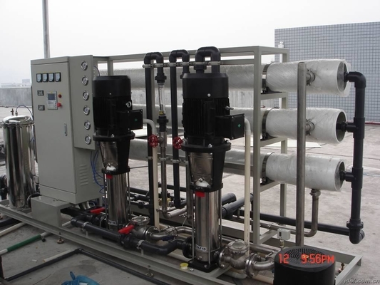 Hệ thống thẩm thấu ngược xử lý nước RO PLC 10000L / H cho nước uống
