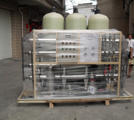 Hệ thống thẩm thấu ngược RO bằng thép không gỉ / FRP 2500L / H để tưới vườn