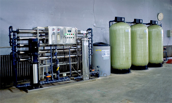 Hệ thống thẩm thấu ngược RO bằng thép không gỉ / FRP 2500L / H để tưới vườn