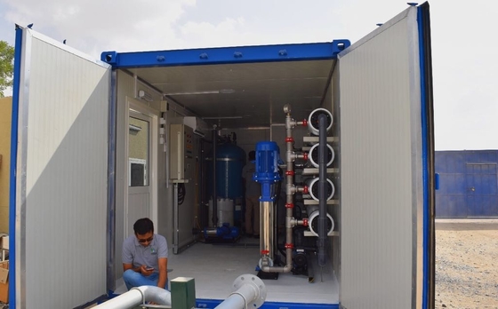 Hệ thống khử mặn nước ngầm chạy bằng năng lượng mặt trời OEM / ODM 35000 PPM